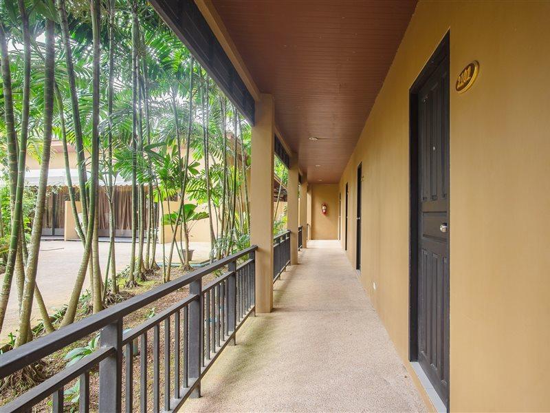 Naiyang Beach Hotel Sha Plus Phuket Buitenkant foto
