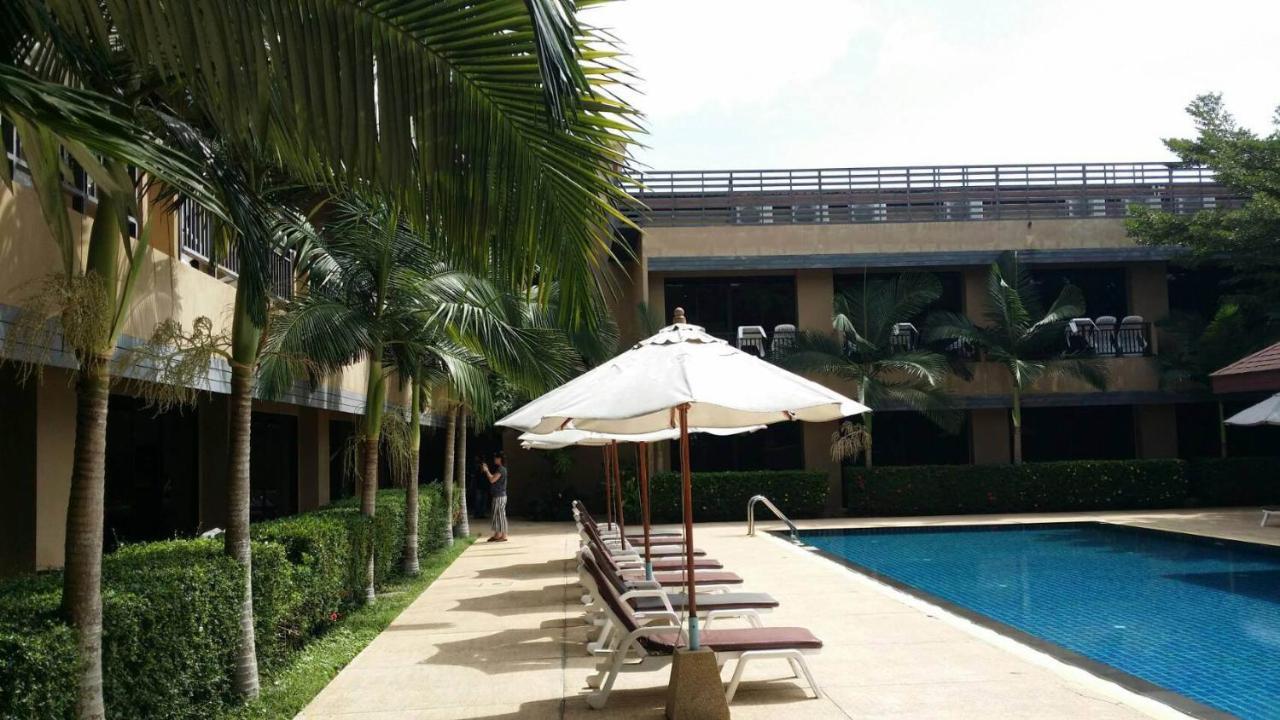 Naiyang Beach Hotel Sha Plus Phuket Buitenkant foto