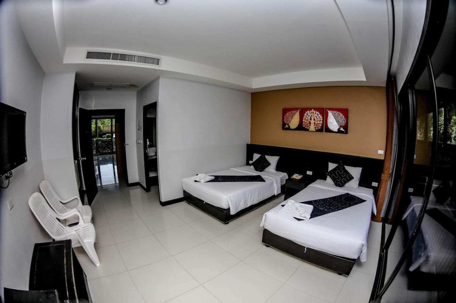 Naiyang Beach Hotel Sha Plus Phuket Buitenkant foto