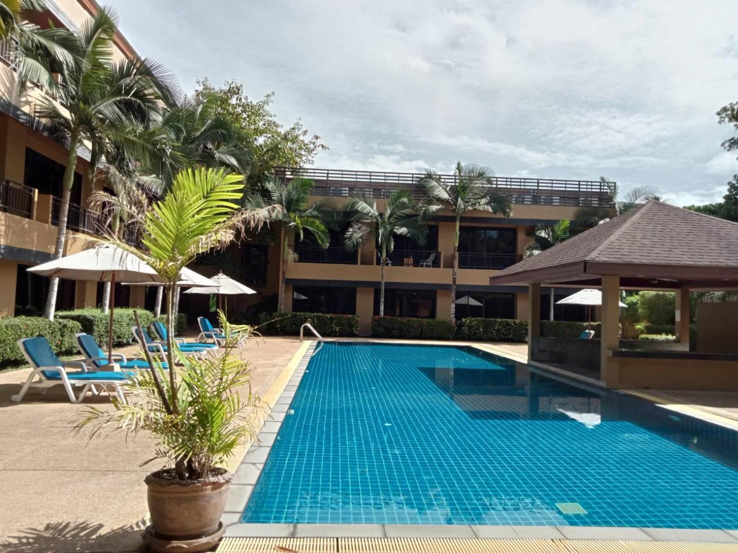 Naiyang Beach Hotel Sha Plus Phuket Buitenkant foto