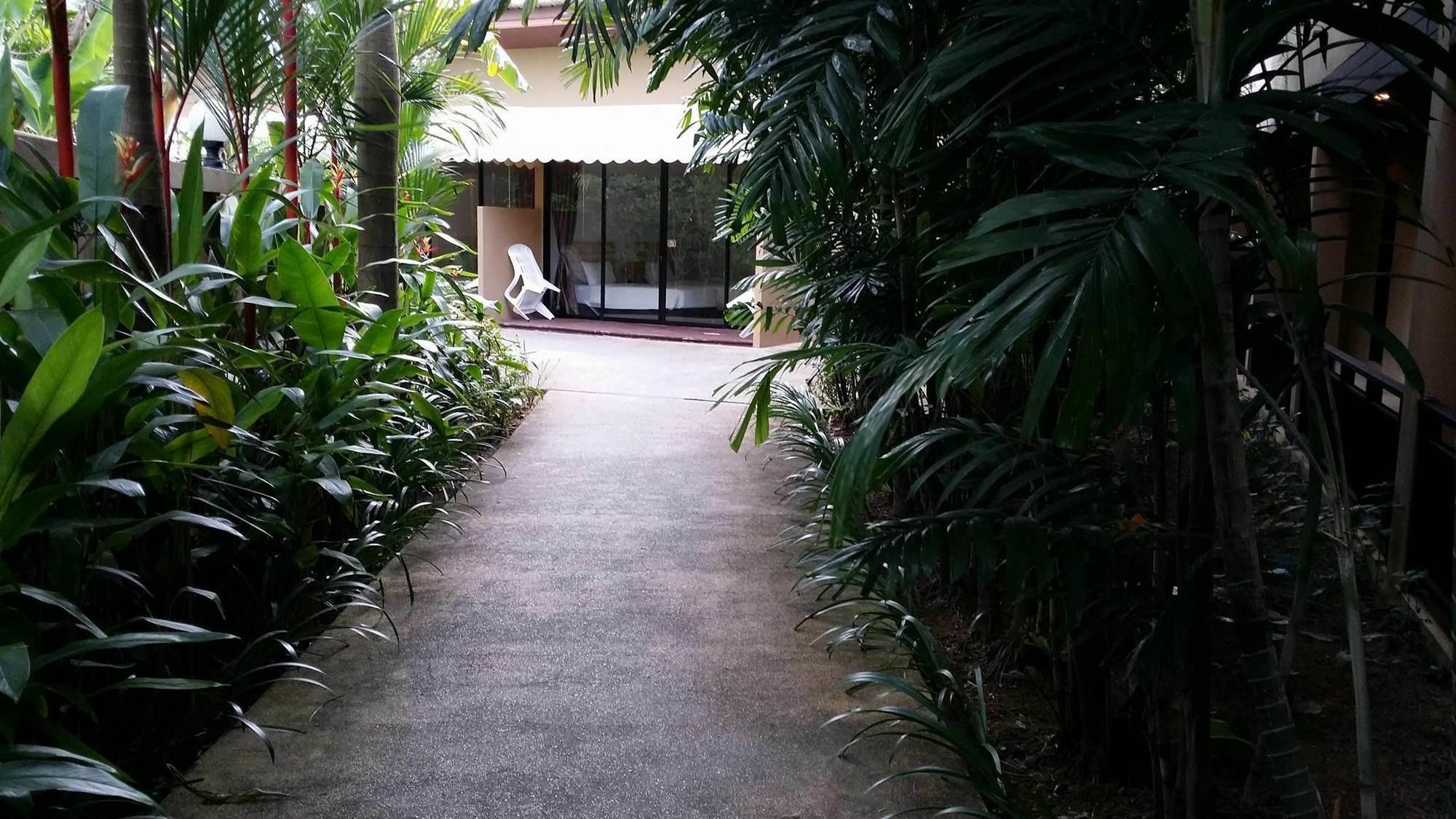 Naiyang Beach Hotel Sha Plus Phuket Buitenkant foto