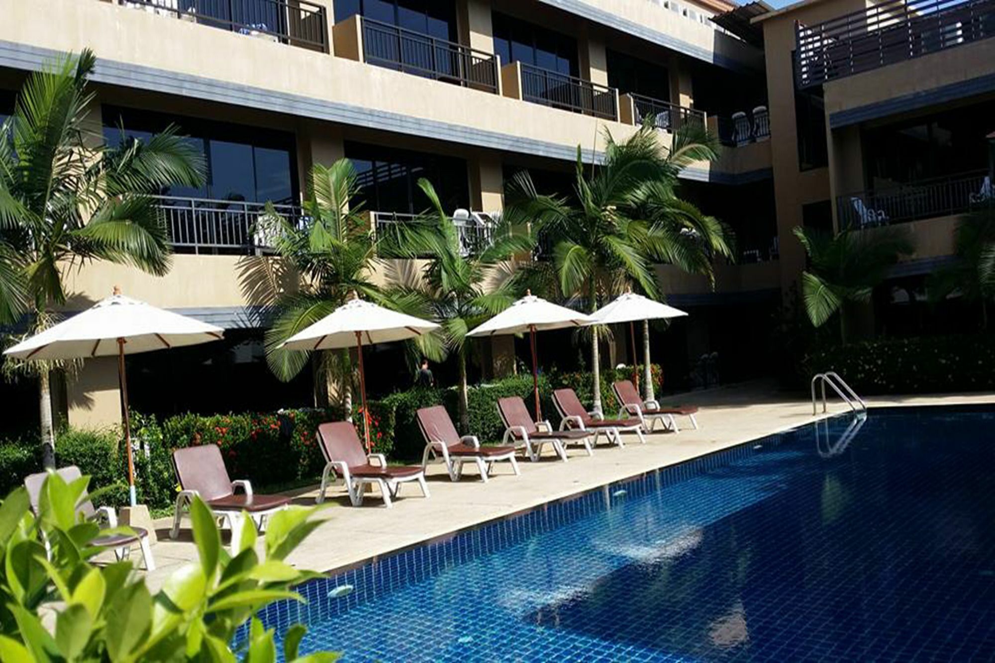 Naiyang Beach Hotel Sha Plus Phuket Buitenkant foto