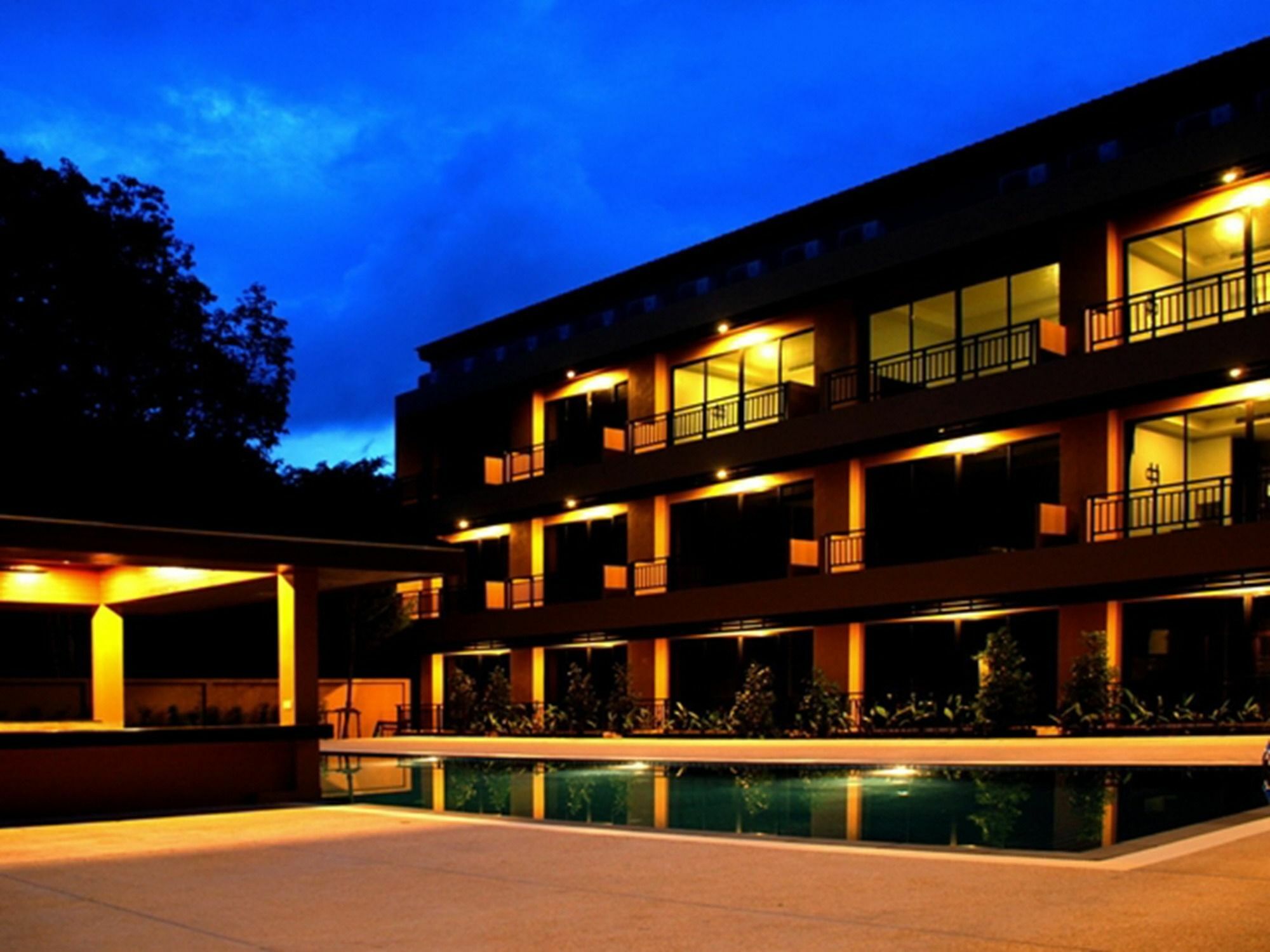 Naiyang Beach Hotel Sha Plus Phuket Buitenkant foto