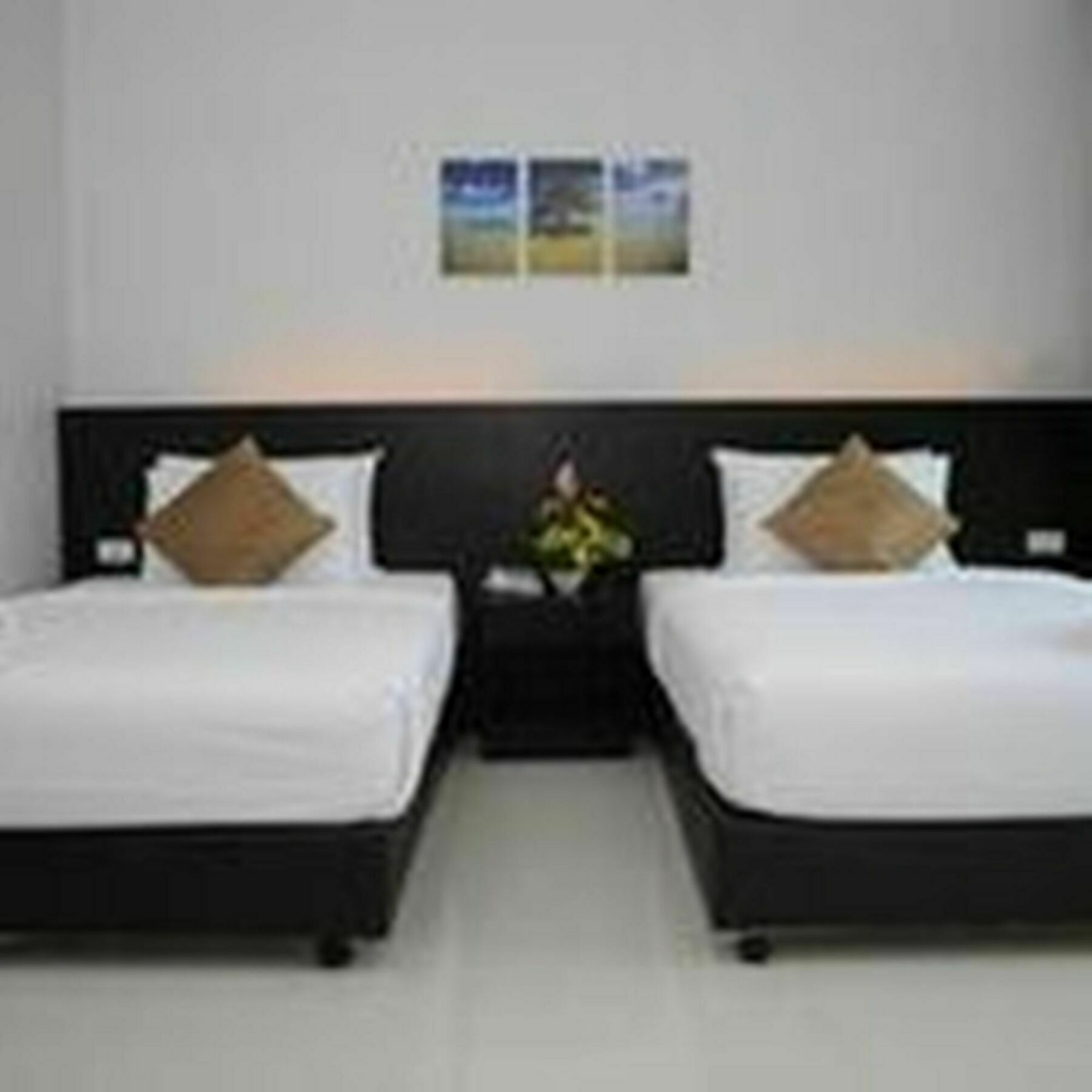 Naiyang Beach Hotel Sha Plus Phuket Buitenkant foto