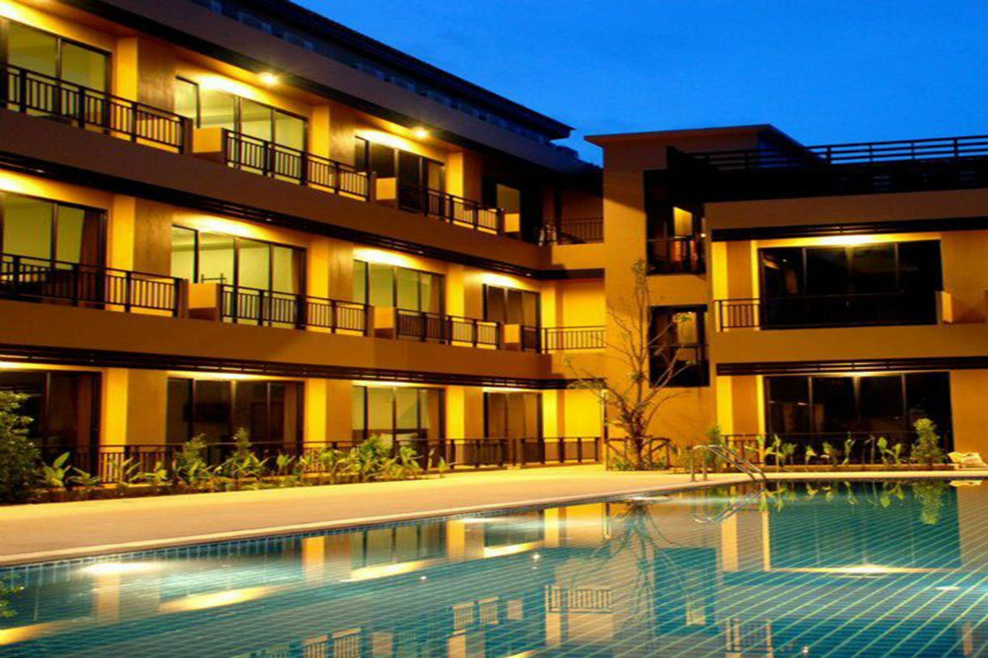 Naiyang Beach Hotel Sha Plus Phuket Buitenkant foto
